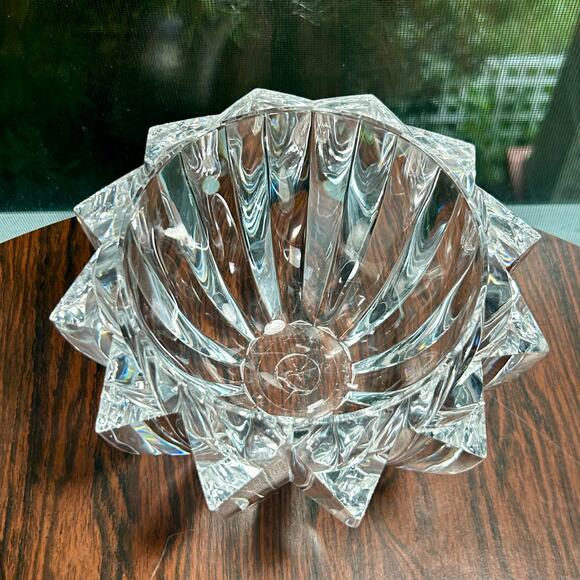 Vintage Judith Kruger Faceted Lucite Bowl – Grainware/Tiara Acrylic Centerpiece - Picture 6 of 15